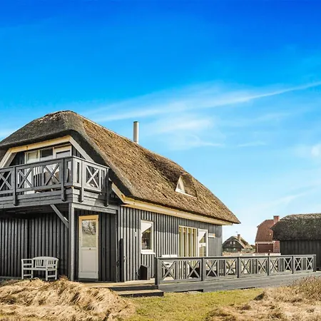 Holiday home Romantic Thatched W Free Wifi Sj112 *