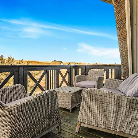 Romantic Thatched W Free Wifi Sj112 Holiday home Harboor